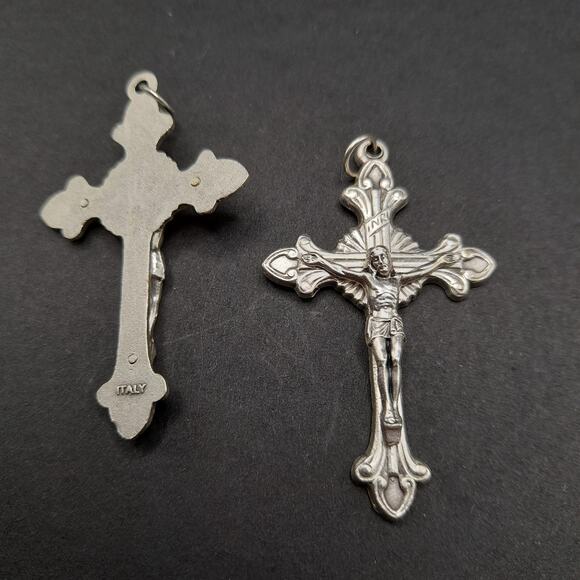 Flared Sunburst Crucifix Silver Tone Made in Italy Rosary Cross Catholic Medal - Picture 3 of 7